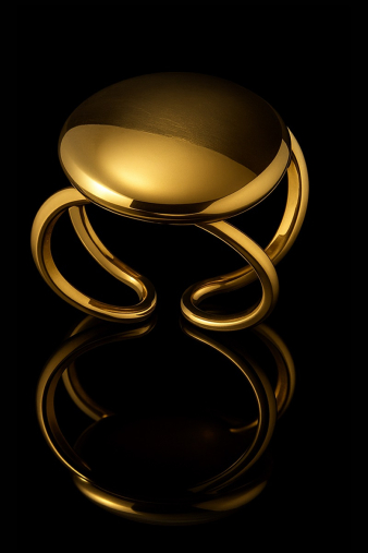 Γυναικείο επιχρυσωμένο δαχτυλίδι Halo Surface Ring με ανάγλυφη επιφάνεια και χρυσό φινίρισμα