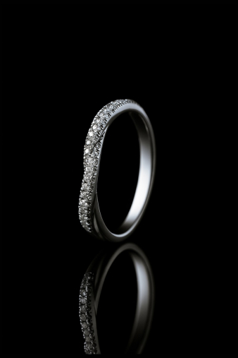 Γυναικείο ασημένιο δαχτυλίδι 925 Wavy Sparkle Ring με κυματιστό σχέδιο και πέτρες ζιργκόν για λάμψη